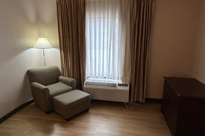 Room 8 of 20