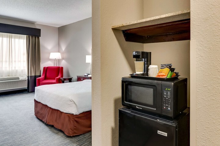 Best Western Plus University Inn & Suites