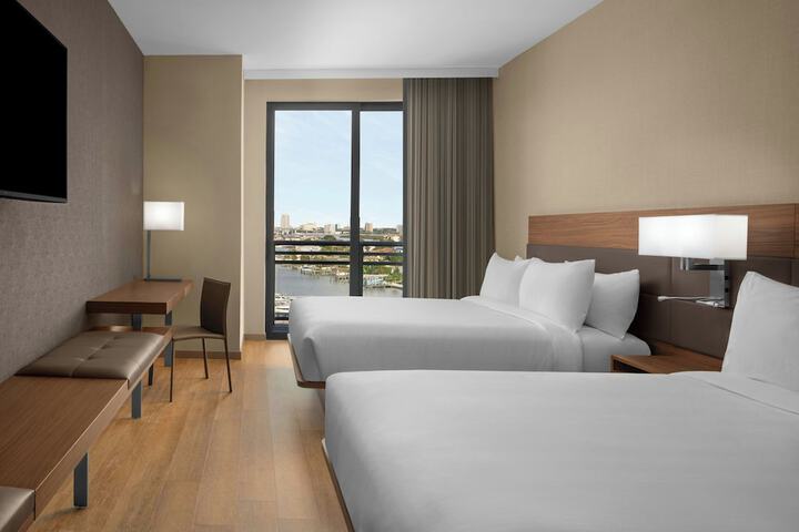 Room 30 of 40