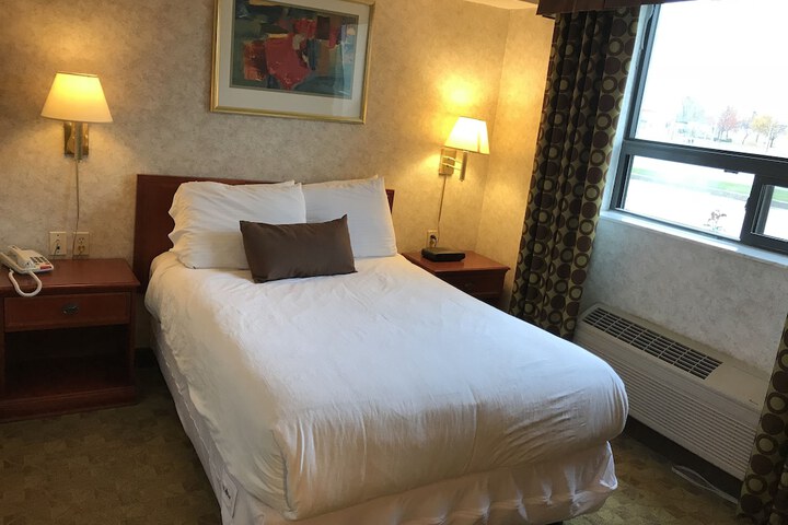 Room 7 of 28
