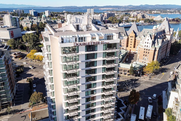 DoubleTree by Hilton Hotel & Suites Victoria