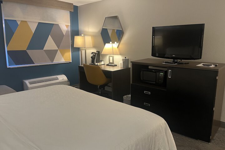 Room 33 of 82