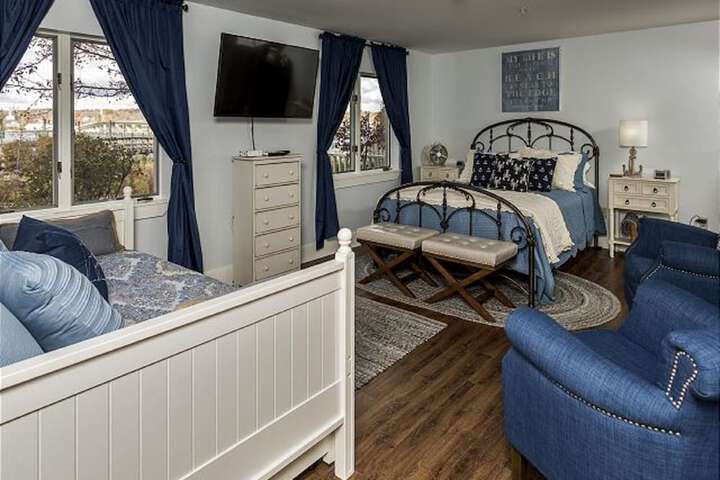 Room 147 of 373