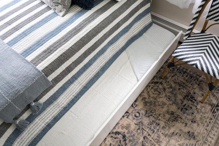 Cedar Creek Cottage Close to Downtown Traverse City Beaches and the TART Trail