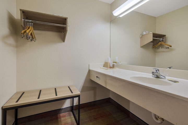 Room 15 of 30