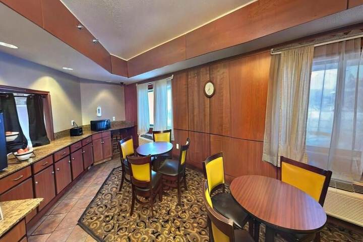 FairBridge Inn & Suites Batavia - Darien Amusement Park