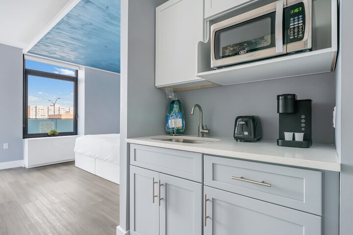 Global Luxury Suites at the Arches
