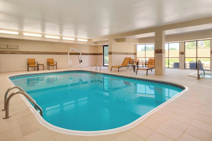 Courtyard by Marriott Akron Fairlawn
