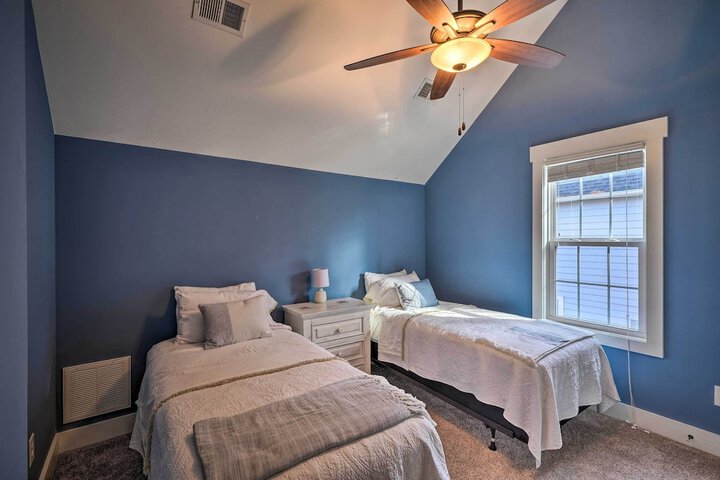 Cozy Southern Pines Retreat 1 Mi to Downtown!