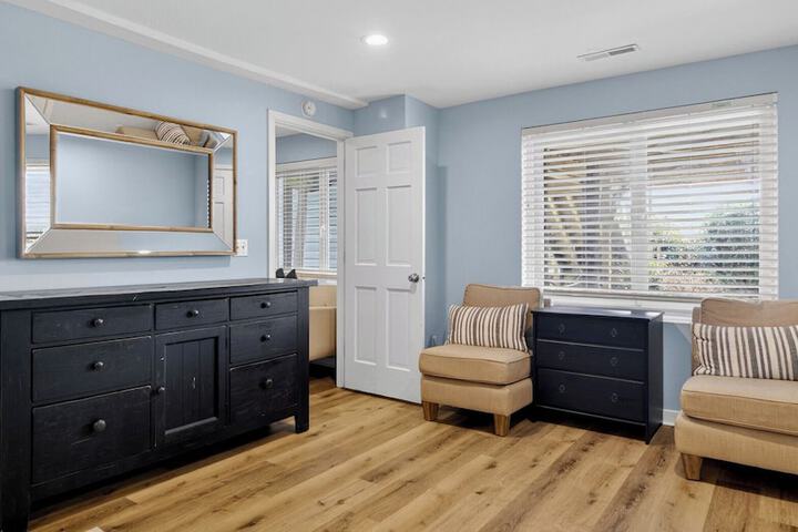 Lighthouse by Avantstay Beachfront View Home w / Pool Table & Ping Pong