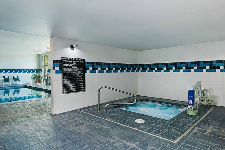 Oxford Suites Yakima