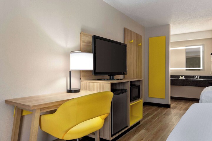 Room 20 of 35