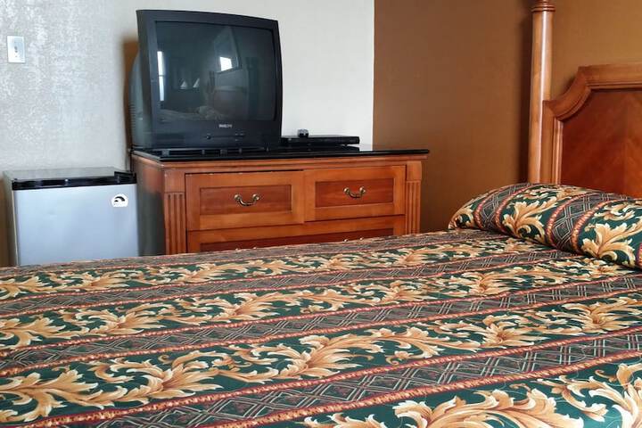 Room 22 of 38