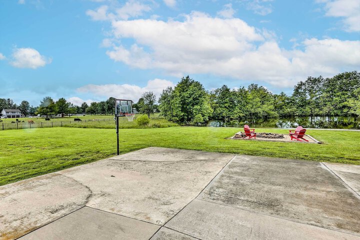 Waterfront Missouri Escape w / Private Pond & Dock!