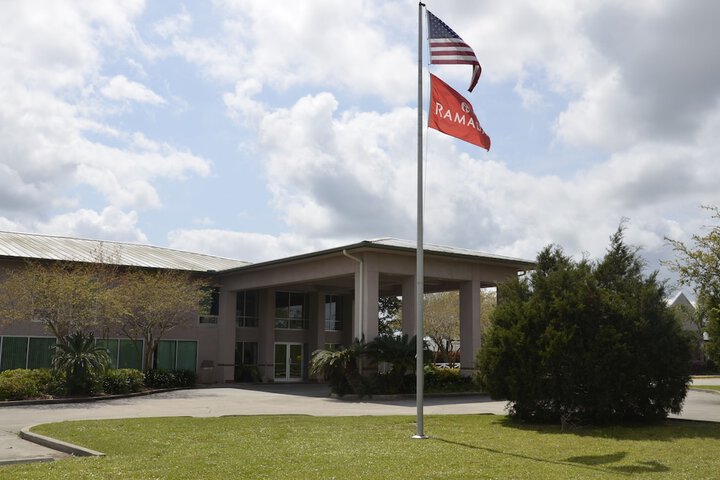Ramada by Wyndham Luling