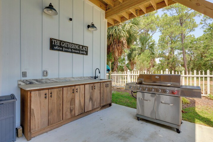 Luxe Family Condo w / Gulf View in Dauphin Island!