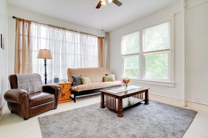Downtown Schertz Vacation Rental Near Restaurants!