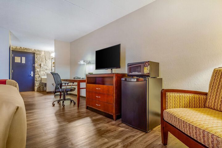Econo Lodge Inn & Suites Brookings