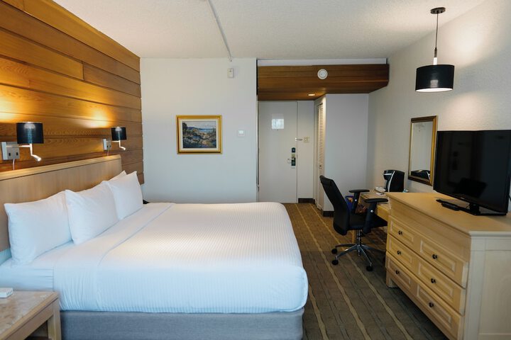 Room 15 of 34