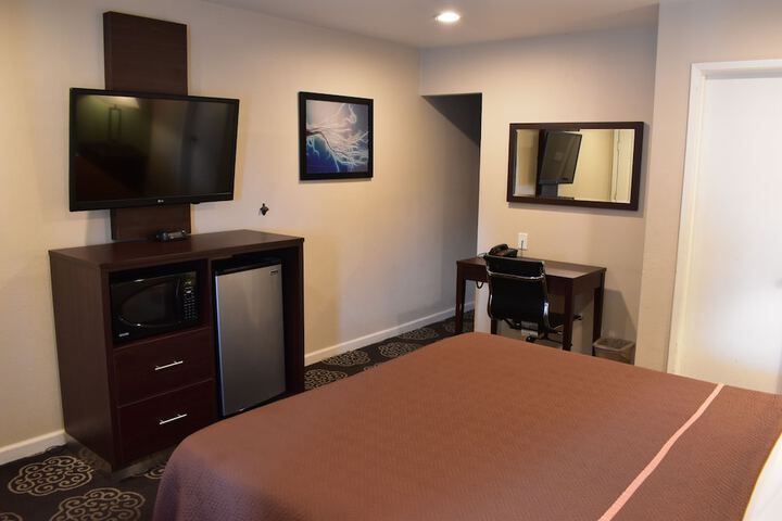 Room 14 of 17