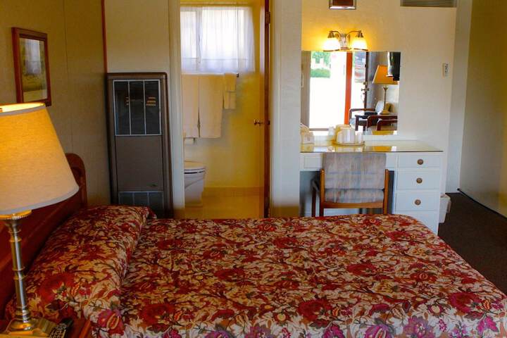 Room 32 of 54