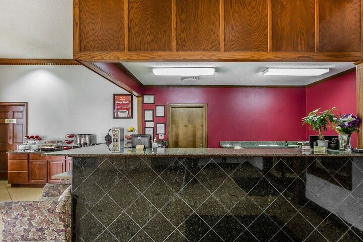 Econo Lodge Inn & Suites Enterprise