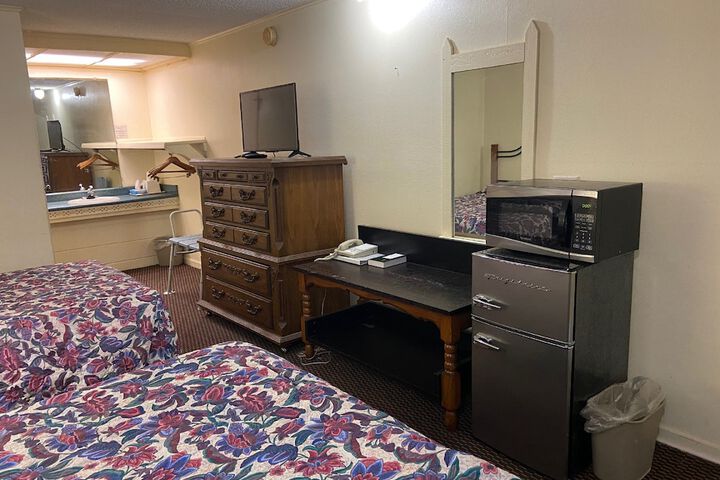 Room 9 of 19