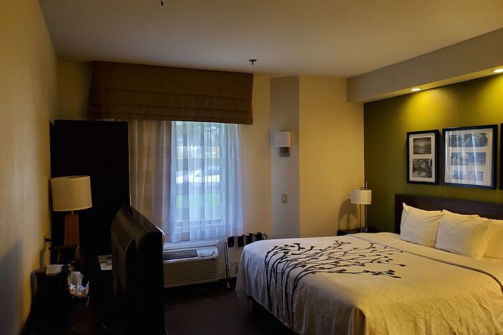 Room 14 of 25