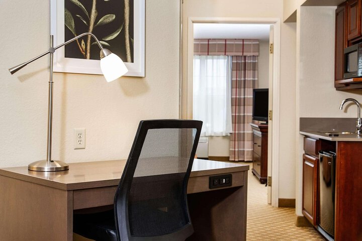 Room 32 of 41