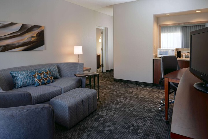 Room 15 of 27