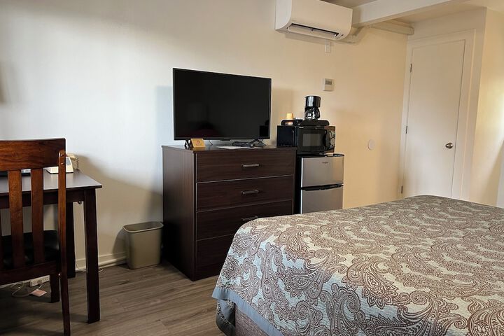 Room 63 of 143