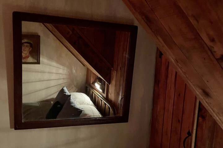Room 26 of 59
