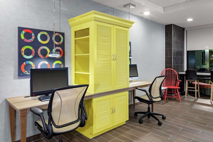 Business Center 23 of 23