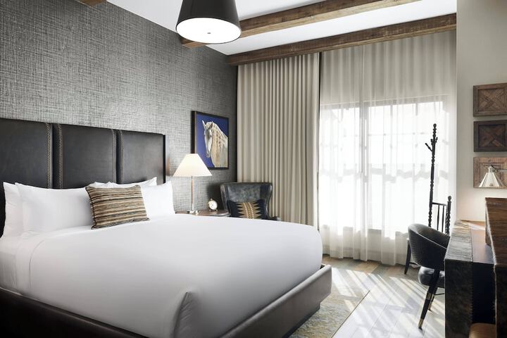 Room 51 of 100