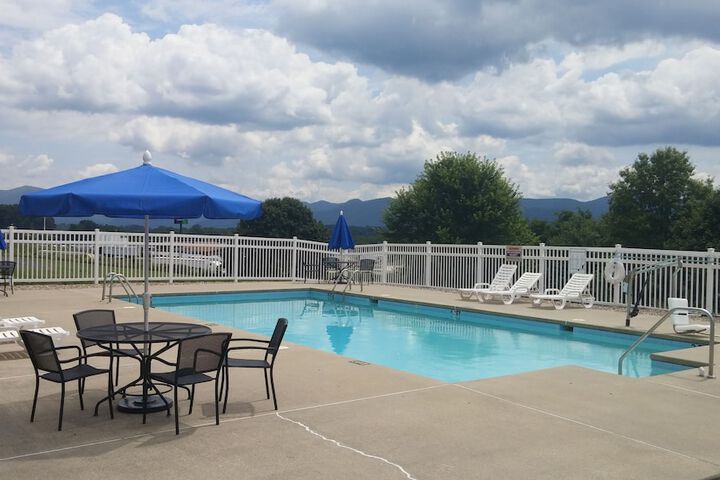 Pool 5 of 60
