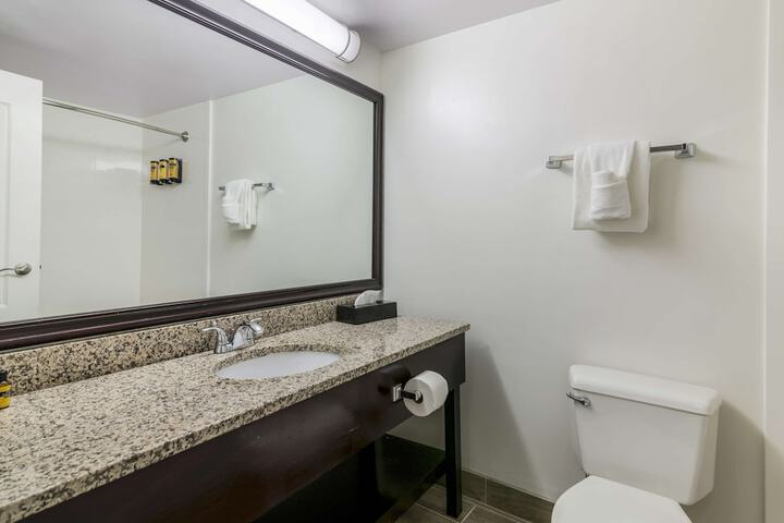 Room 42 of 69