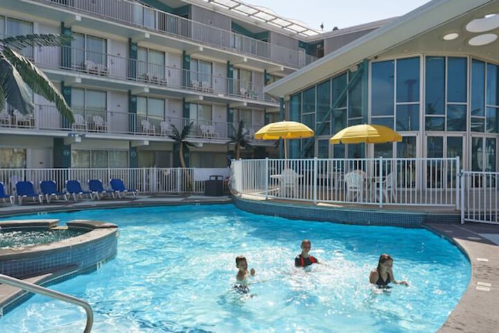 Starlux Hotel