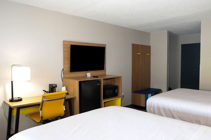 Room 14 of 30