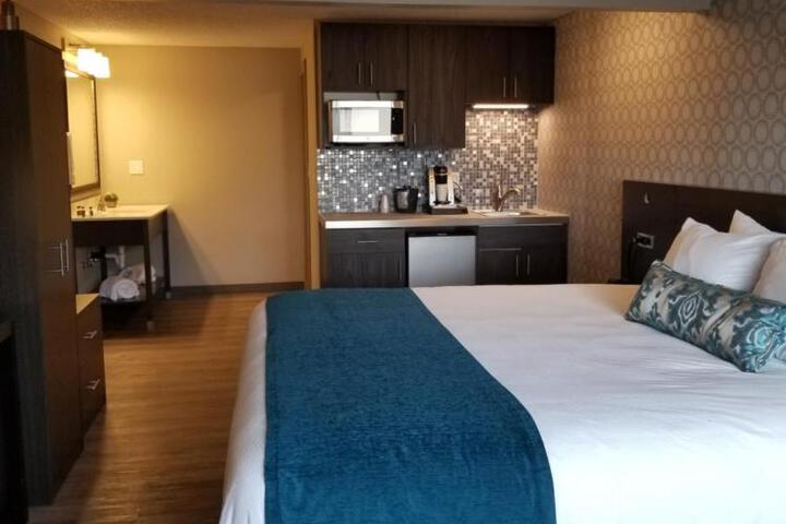 The Hotel Y