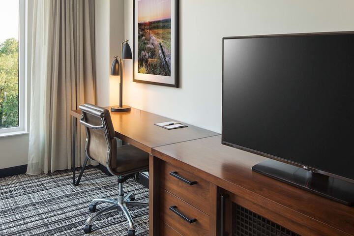 Room 18 of 37