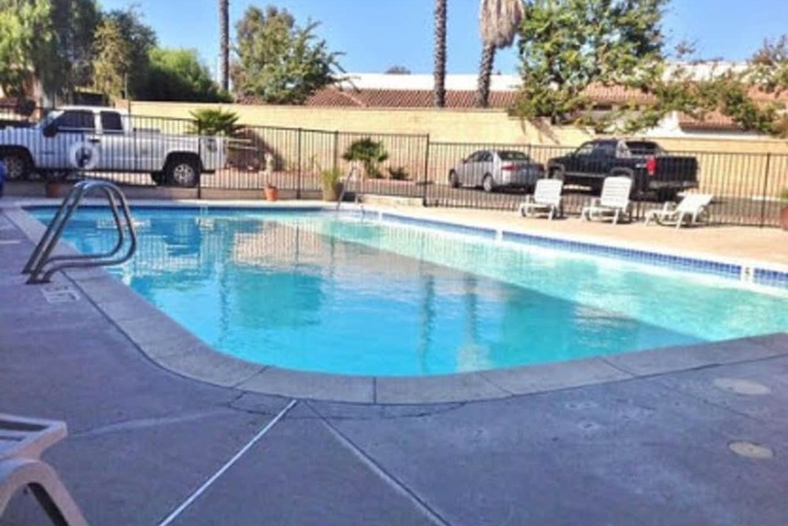 Pool 4 of 15