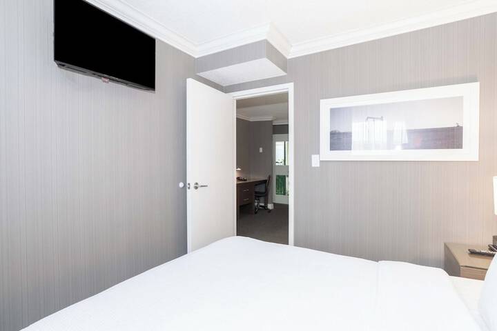 Room 37 of 84