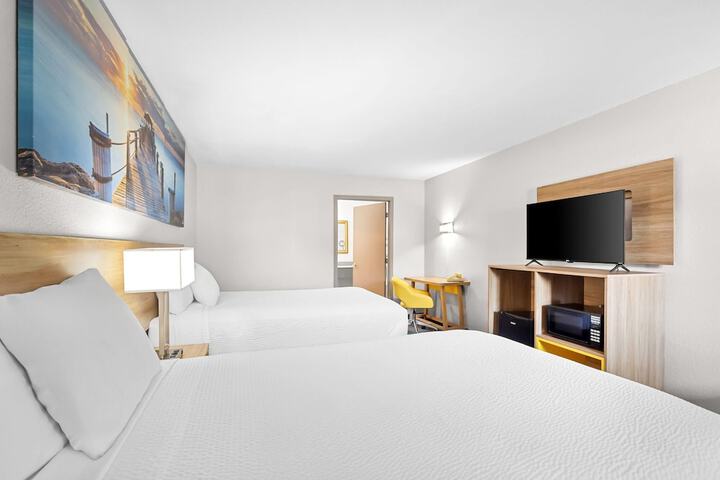 Days Inn by Wyndham Huntington