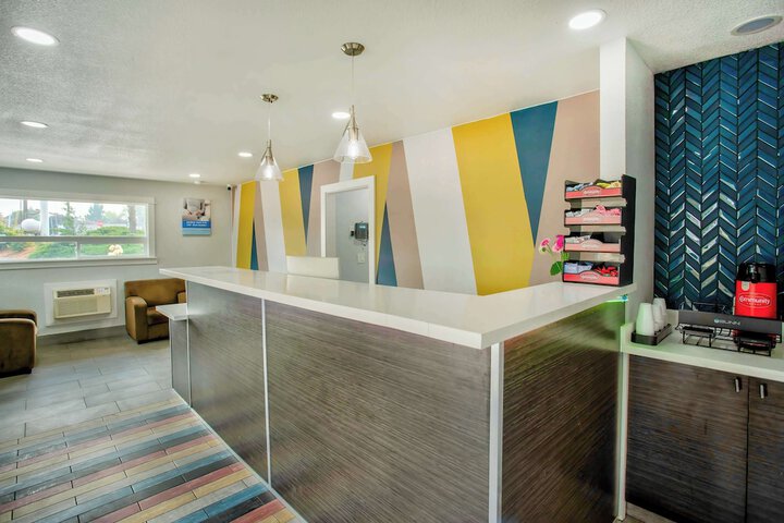 Studio 6 Suites Albany OR