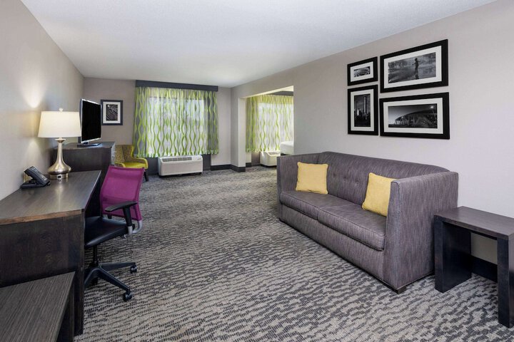 Room 7 of 29