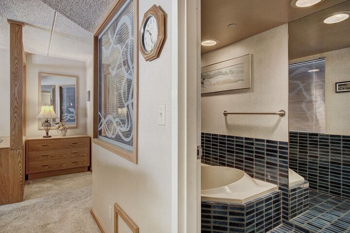 Room 12 of 26