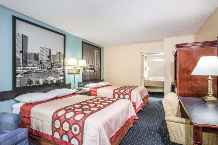 Room 5 of 15