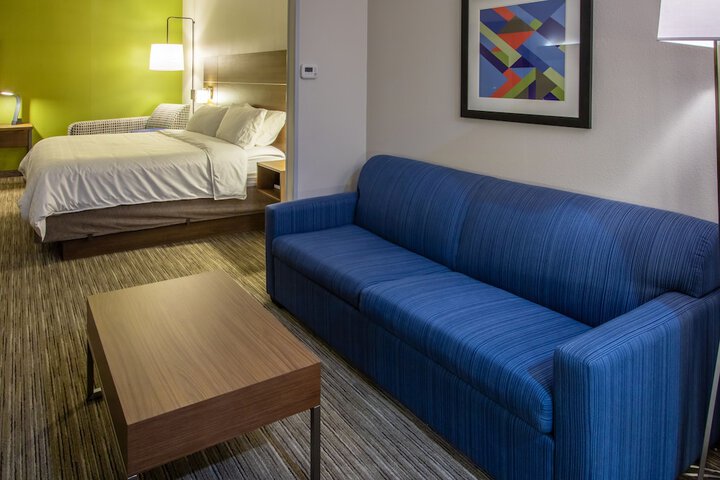 Room 107 of 135