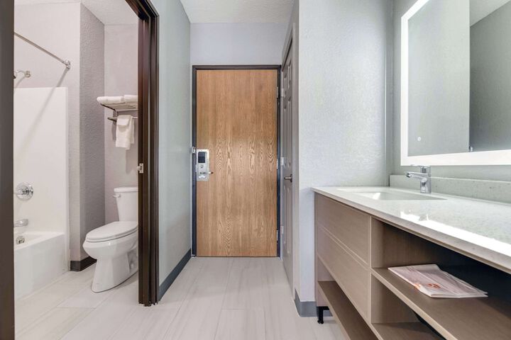 Room 21 of 40