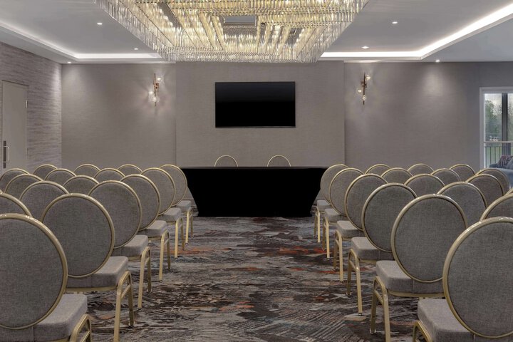 DoubleTree by Hilton Kingston